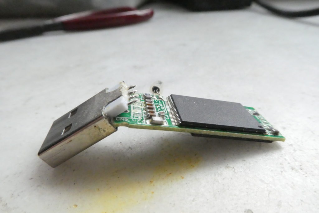 USB Buchse abgebrochen